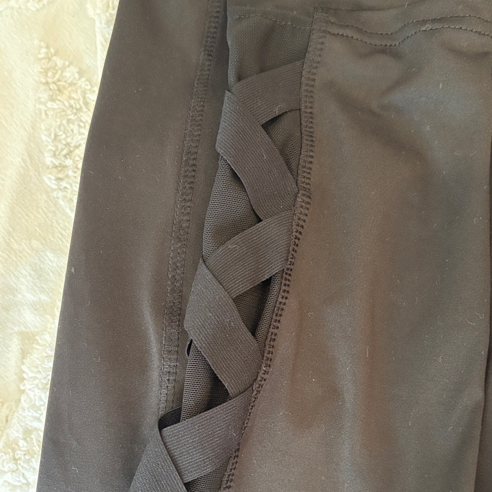Tahari Black Crisscross Side Detail Leggings - Picture 3 of 4